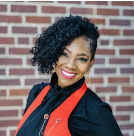 Portrait of Minister Erin Floyd